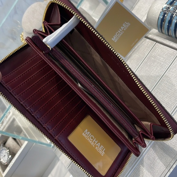 MICHAEL KORS
Leather Lg Continental Wristlet Case Wallet Exotic Print Hair Culf - Picture 10 of 16